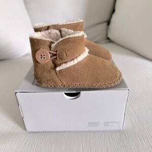 UGG Lemmy II Baby Ankle Bootie | size 02/03 | 10181361
